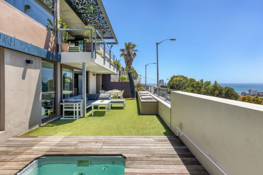 5 Bedroom Property for Sale in Green Point Western Cape